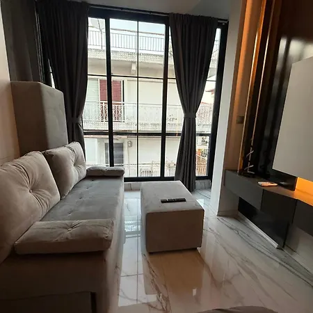 Stitch On The 2 Paralía