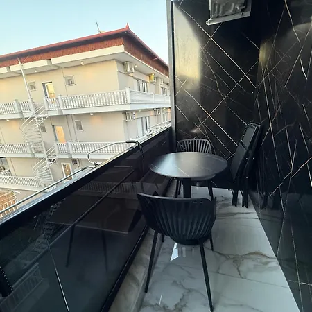 Stitch On The 2 דירה *