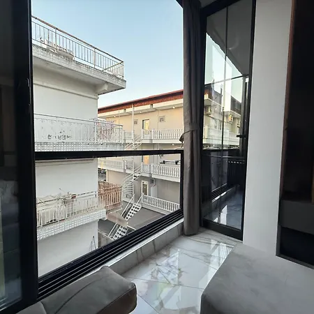 Stitch On The 2 Paralía